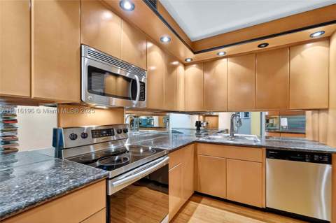 2 Grove Isle Dr B1804, Coconut Grove FL - photo 15 of 50