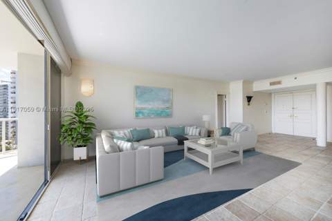 20281 E Country Club Dr 1009, Aventura FL - photo 18 of 80