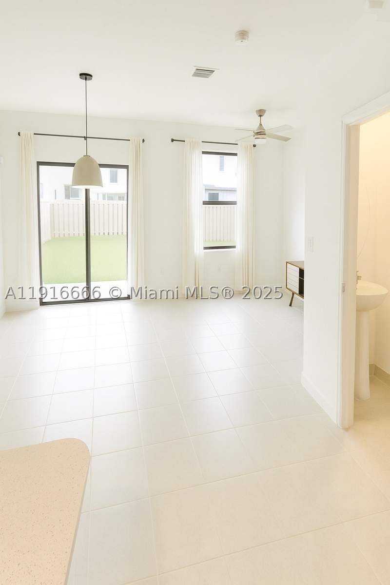 3 bedroom SingleFamilyResidence at 25564 SW 108th Ave, Allapattah Gdns, Homestead — photo 3