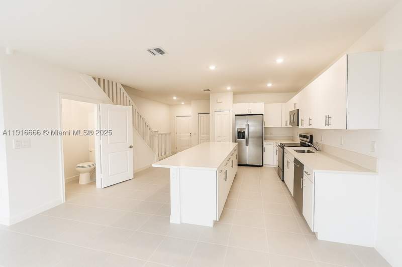 3 bedroom SingleFamilyResidence at 25564 SW 108th Ave, Allapattah Gdns, Homestead — photo 5