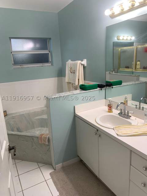 462 SE 23rd Dr, Homestead FL - photo 7 of 13