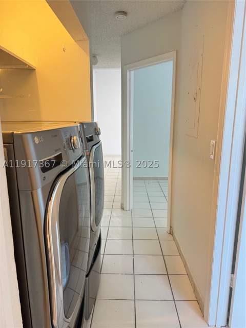 8419 SW 209th St, Cutler Bay FL - photo 11 of 30