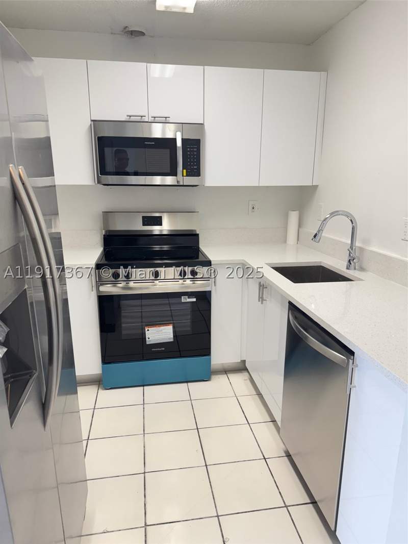 4 bedroom Townhouse at 8419 SW 209th St, Saga Bay Townhomes, Cutler Bay — photo 5