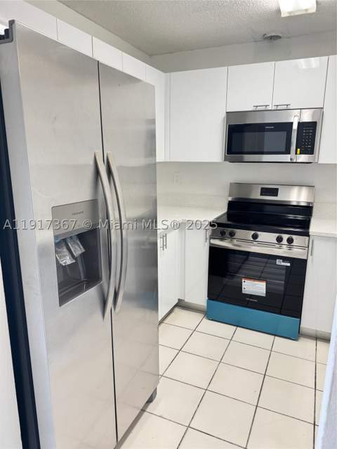 8419 SW 209th St, Cutler Bay FL - photo 8 of 30
