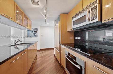 6801 Collins Ave Ph06, Miami Beach FL - photo 11 of 50