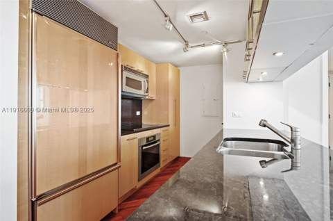 6801 Collins Ave Ph06, Miami Beach FL - photo 13 of 50