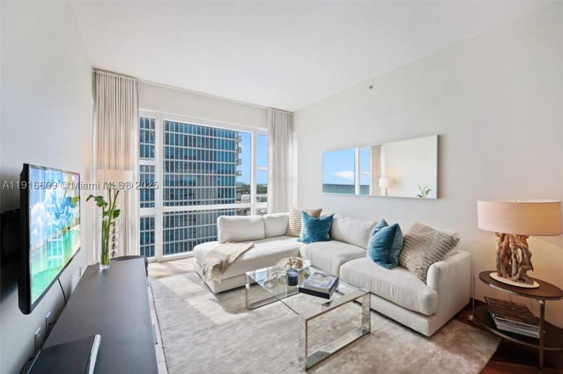 2 bedroom Condominium at 6801 Collins Ave Ph06, Central Carillon Beach Co, Miami Beach — photo 5