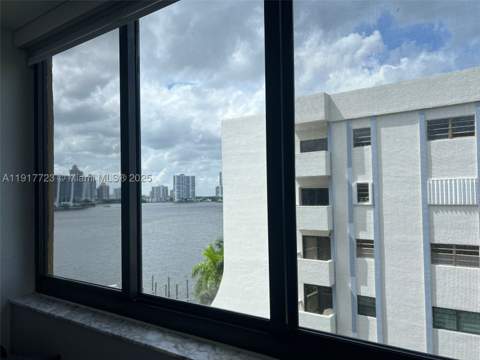 17878 N Bay Rd 507, Sunny Isles Beach FL - photo 16 of 48