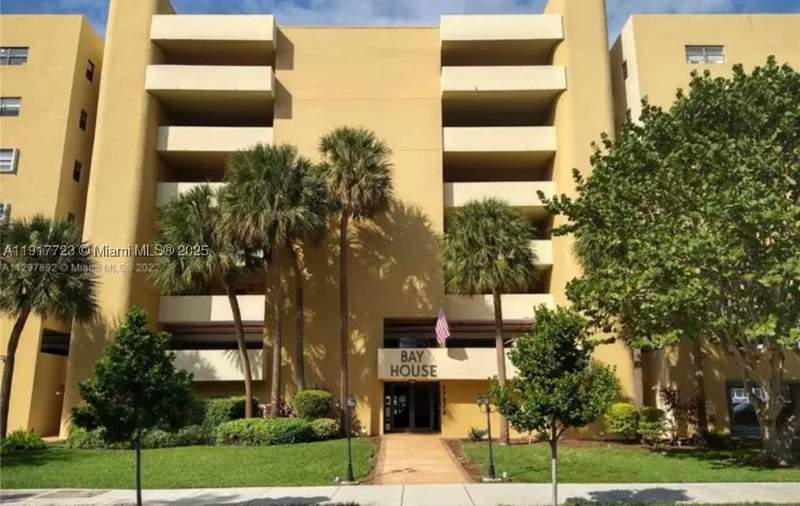 2 bedroom Condominium at 17878 N Bay Rd 507, Bay House Tower Condo, Sunny Isles Beach — photo 2