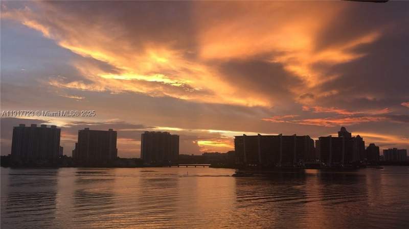 2 bedroom Condominium at 17878 N Bay Rd 507, Bay House Tower Condo, Sunny Isles Beach — photo 5