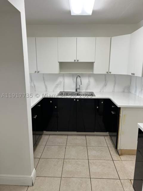 6930 Miami Gardens Dr 1-410, Hialeah FL - photo 6 of 15