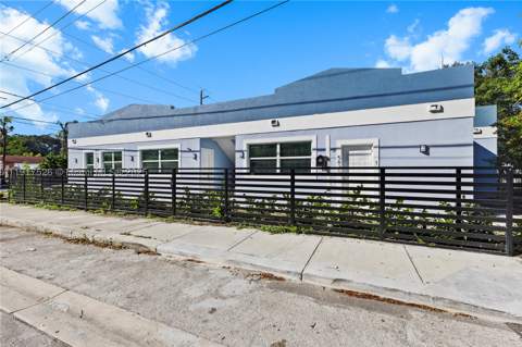 305 NW 58th St, Miami FL - photo 7 of 22