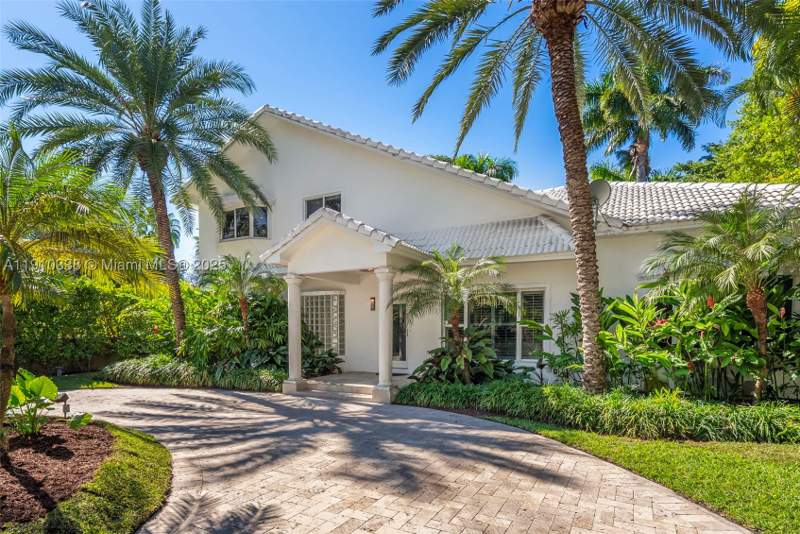 5 bedroom SingleFamilyResidence at 6300 Allison Rd, Indian Creek Sub, Miami Beach — photo 2