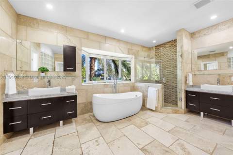 6300 Allison Rd, Miami Beach FL - photo 20 of 32