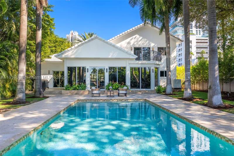 5 bedroom SingleFamilyResidence at 6300 Allison Rd, Indian Creek Sub, Miami Beach — photo 3