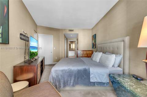 300 S Pointe Dr 906, Miami Beach FL - photo 14 of 54