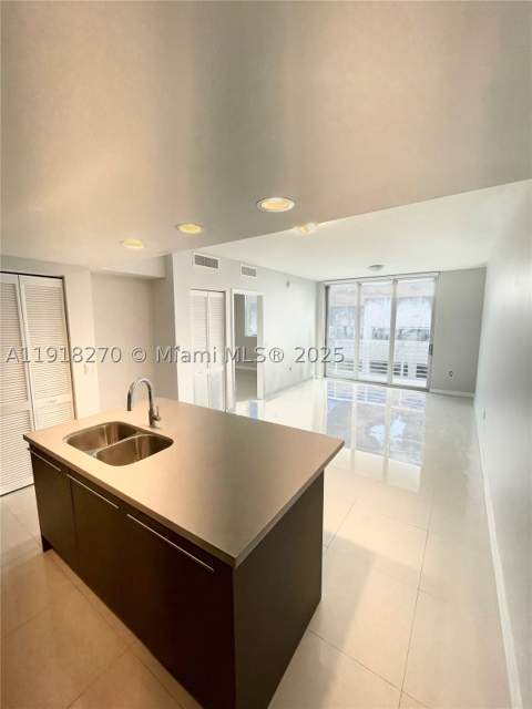 7875 NW 107th Ave 514, Doral FL - photo 8 of 11