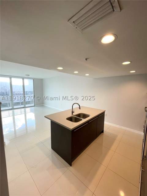 7875 NW 107th Ave 514, Doral FL - photo 9 of 11