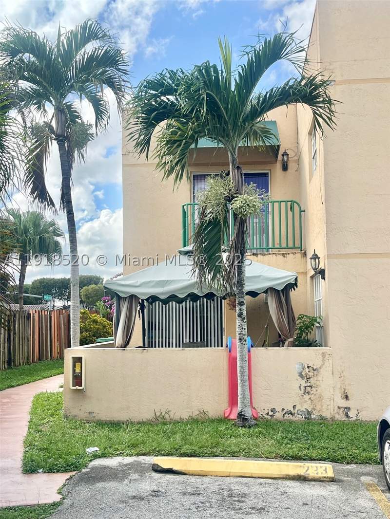 2 bedroom Condominium at 1990 SW 121st Ct 232, Les Chateaux At Int Garde, Miami — photo 2