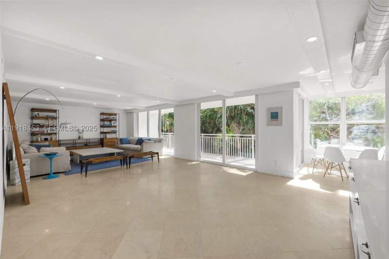 3 bedroom Condominium at 605 Ocean Dr 2L, Sands Of Key Biscayne Con, Key Biscayne — photo 2