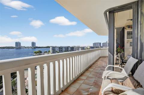 1000 Island Blvd 602, Aventura FL - photo 6 of 81