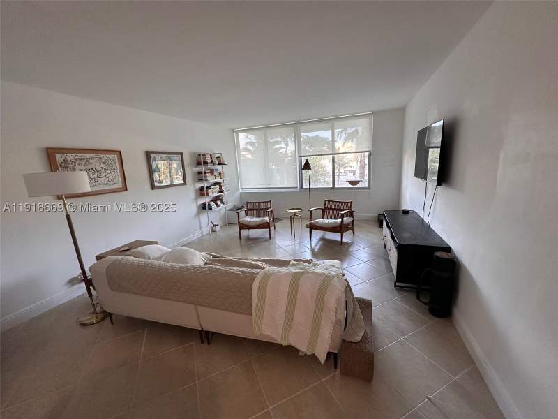 1 bedroom Condominium at 1000 West Ave 225, Mirador 1000 Condo, Miami Beach — photo 2