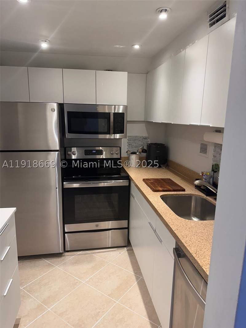 1 bedroom Condominium at 1000 West Ave 225, Mirador 1000 Condo, Miami Beach — photo 4