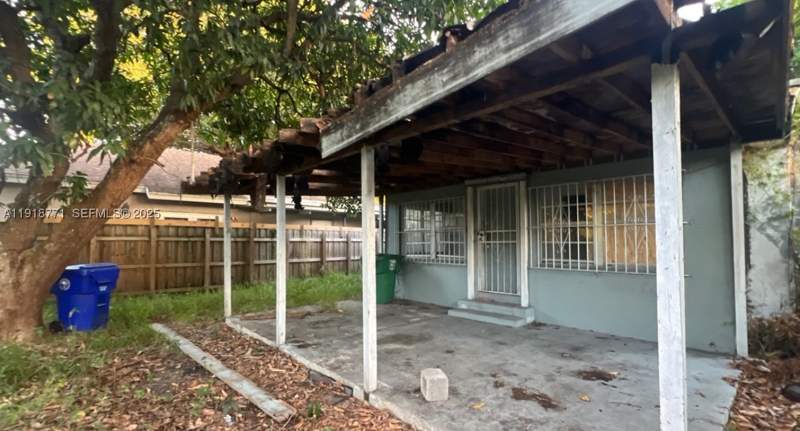 2 bedroom SingleFamilyResidence at 1168 NW 41st St, Covington Manor, Miami — photo 2
