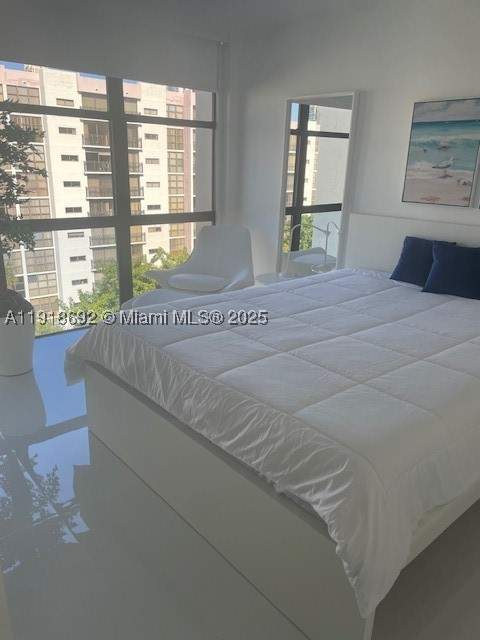 1 bedroom Condominium at 16909 N Bay Rd 805, Plaza Of Americas Condo P, Sunny Isles Beach — photo 2