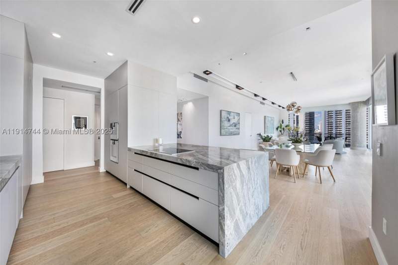 2 bedroom Condominium at 900 Brickell Key Blvd 1403, Asia Condo, Miami — photo 2