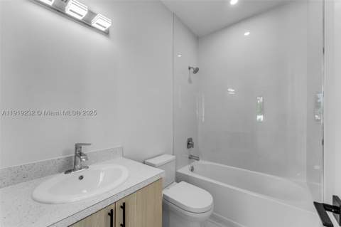 12389 SW 220 St, Miami FL - photo 11 of 20