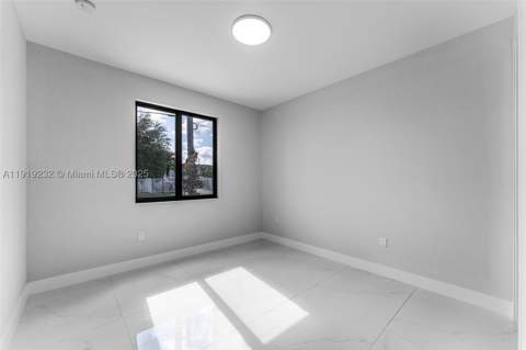 12389 SW 220 St, Miami FL - photo 12 of 20