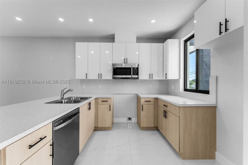 3 bedroom Townhouse at 12389 SW 220 St, Oak Shire Homes, Miami — photo 4