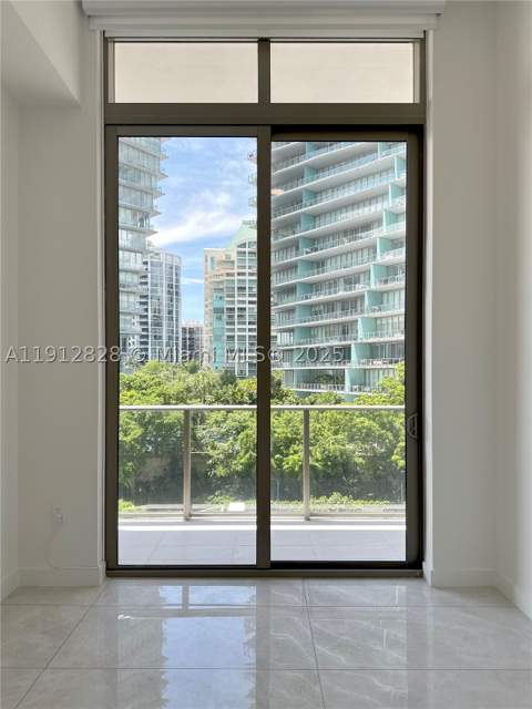 2655 S Bayshore Dr 405, Miami FL - photo 24 of 54