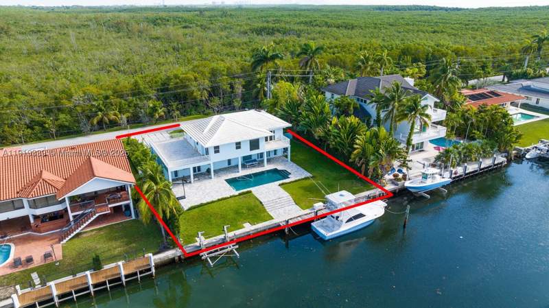 4 bedroom SingleFamilyResidence at 1130 Lugo Ave, Coral Bay Sec B, Coral Gables — photo 3