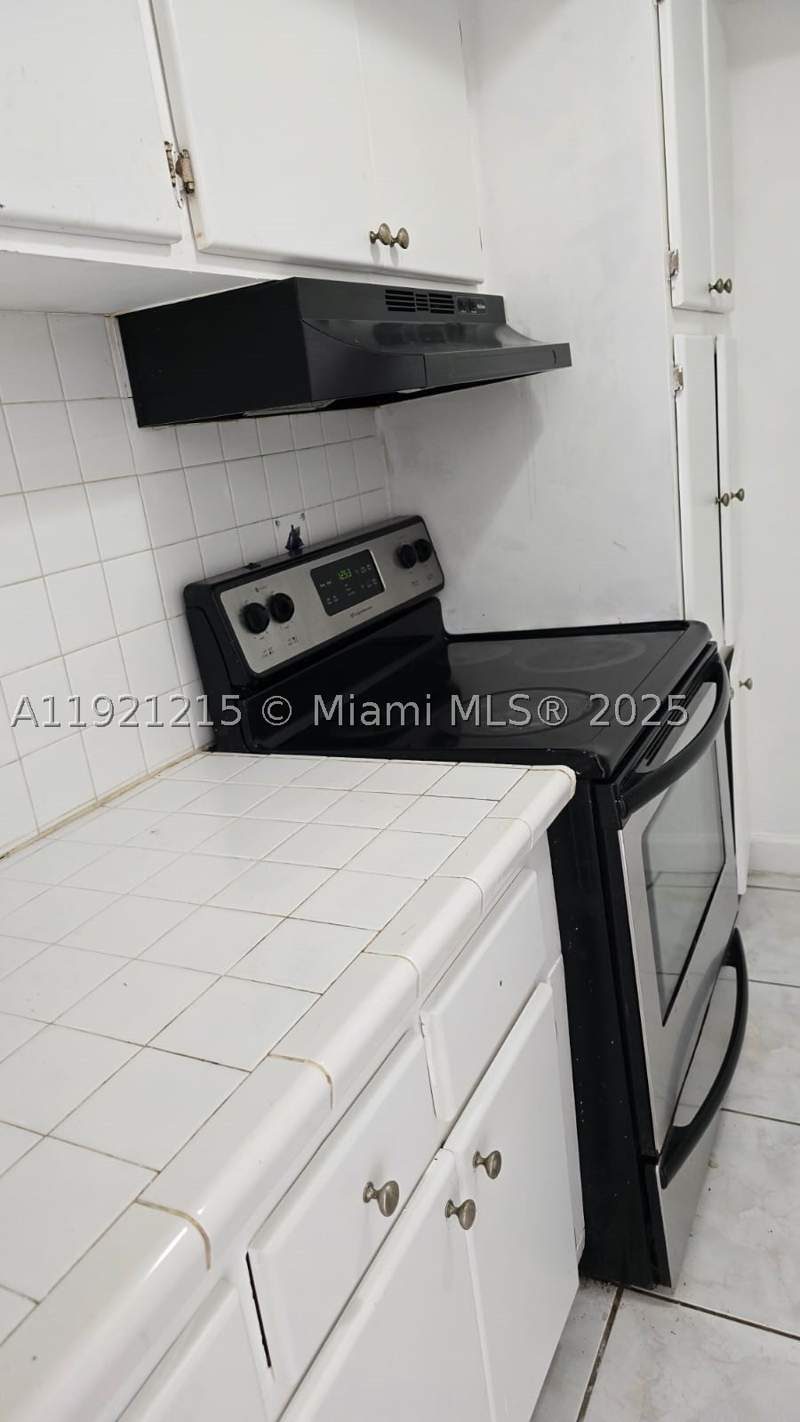 1 bedroom Condominium at 1885 NE 121st St 17, Sutton House Condo, North Miami — photo 4