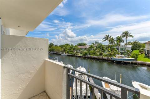 6901 Edgewater Dr 315, Coral Gables FL - photo 19 of 28