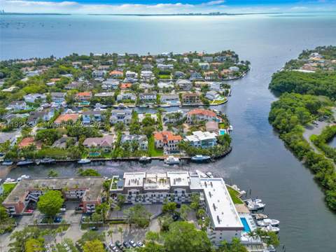 6901 Edgewater Dr 315, Coral Gables FL - photo 22 of 28