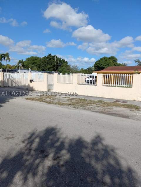 3041 NW 95th Ter, Miami FL - photo 21 of 22