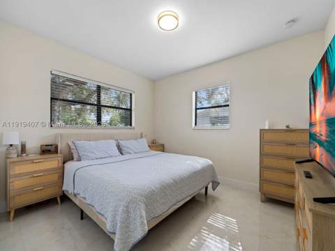 1562 NW 8th Ave, Homestead FL - photo 13 of 23