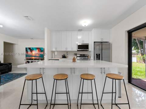 1562 NW 8th Ave, Homestead FL - photo 6 of 23