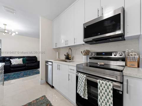 1562 NW 8th Ave, Homestead FL - photo 9 of 23
