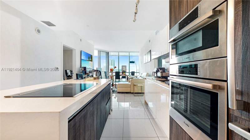 3 bedroom Condominium at 851 NE 1st Ave 1508, Paramount Miami Worldcent, Miami — photo 5