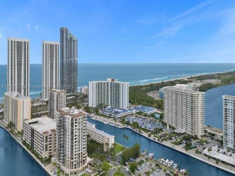 300 Bayview Dr 308, Sunny Isles Beach FL - photo 15 of 63