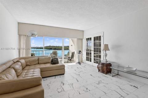 300 Bayview Dr 308, Sunny Isles Beach FL - photo 18 of 63