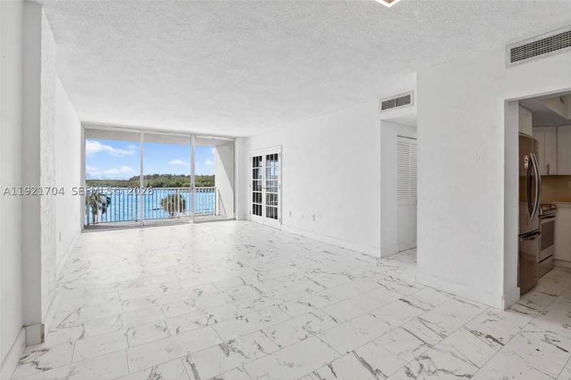 2 bedroom Condominium at 300 Bayview Dr 308, Arlen House Condo, Sunny Isles Beach — photo 5