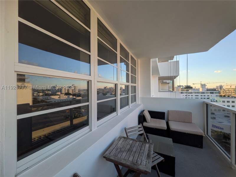 1 bedroom Condominium at 100 Lincoln Rd 904, The Decoplage Condo, Miami Beach — photo 4