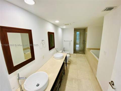 475 Brickell Ave 3715, Miami FL - photo 13 of 21