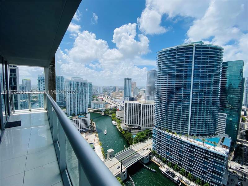 2 bedroom Condominium at 475 Brickell Ave 3715, Iconbrickell Condo No 1, Miami — photo 2
