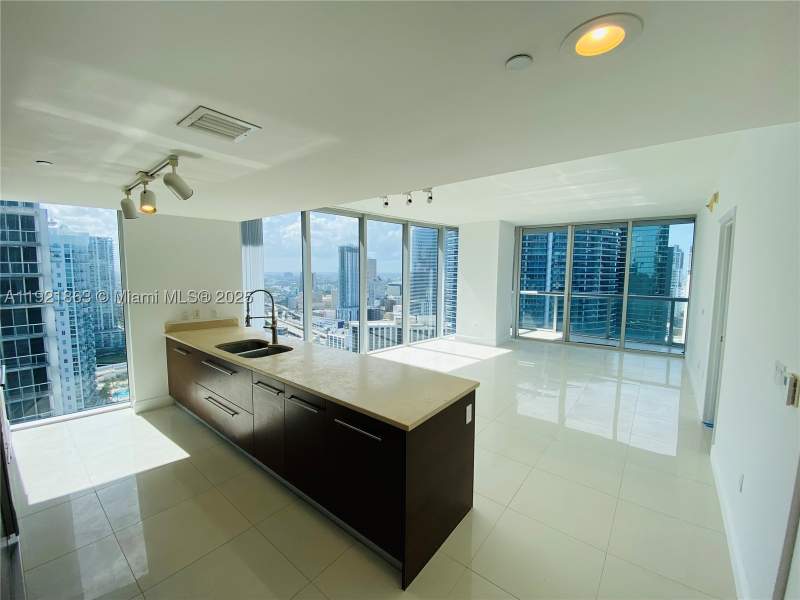 2 bedroom Condominium at 475 Brickell Ave 3715, Iconbrickell Condo No 1, Miami — photo 3